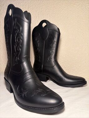 No Boundaries Black Women's Western Pull-On Cowboy Boots